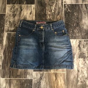 5/$25 Women’s jean skirt